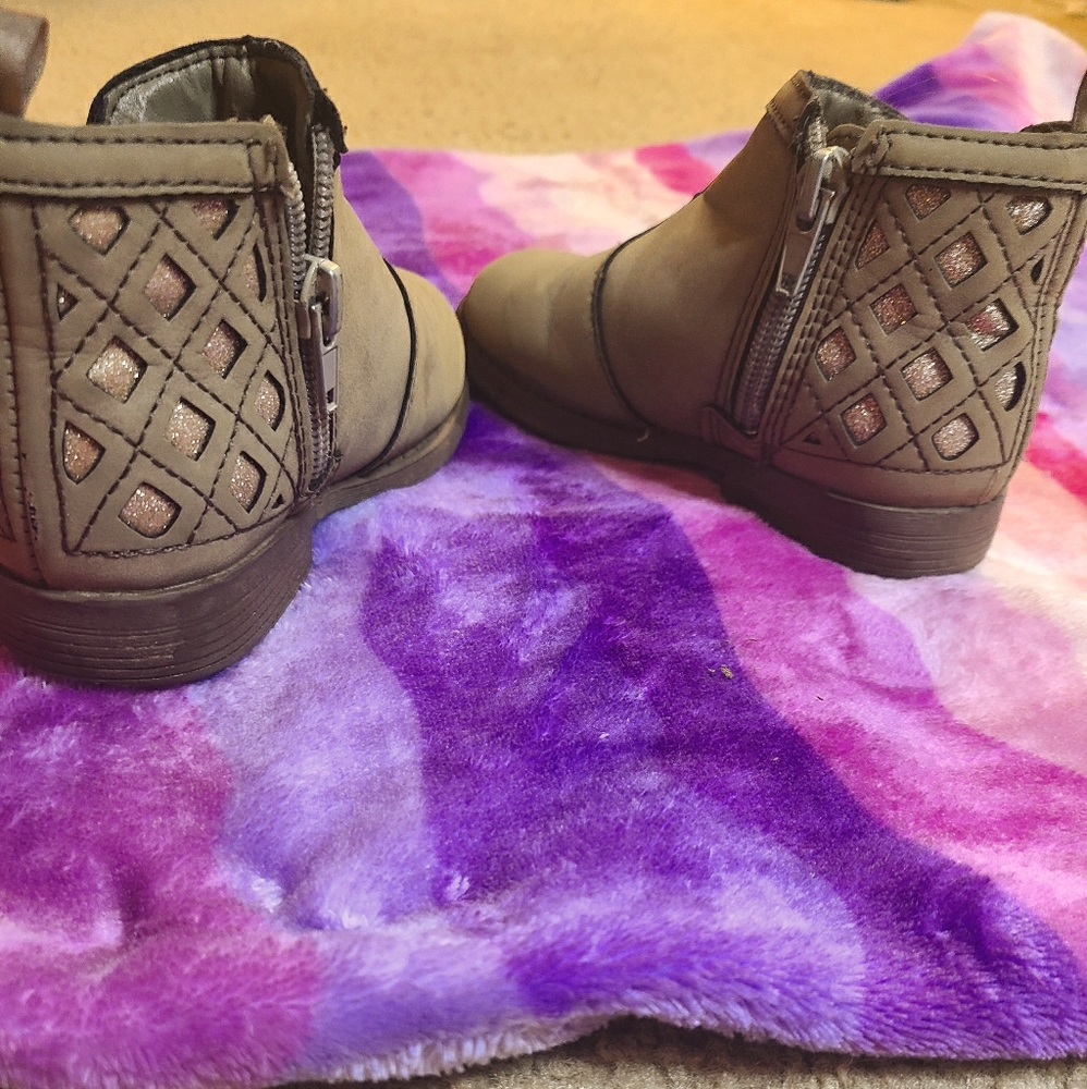 💜 SALE💜  Girls boots